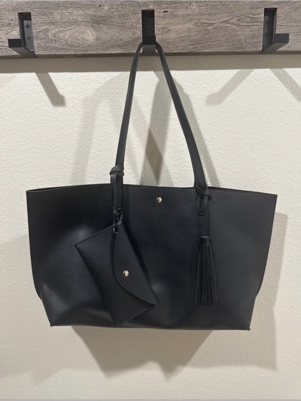 Classic Black Tote Bag With Small Pouch - Picture 3 of 7
